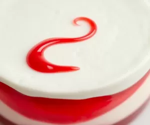 Pianka z mascarpone i galaretki